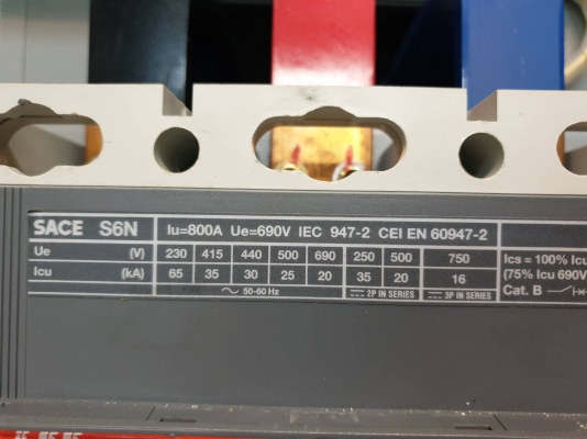 ตู้เบรกเกอร์เมน 800 แอมป์ 2 ฝั่ง เหมือนกัน เมนกลาง 800 2 ตัว จำนวน 1 ชุด ราคา 120000 บาท