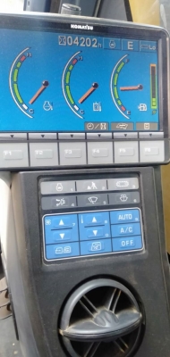 KOMATSU PC 70-8