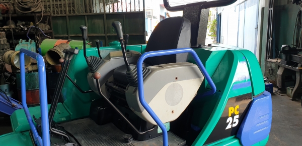 ขาย รถขุด KOMATSU รุ่น PC25-1- มือสองญี่ปุ่น คอนโทรลสั้น  แทรกเหล็ก  สลัก บูทเอวแน่น 100\% สวยพร้อมใช้งาน มือถือ 0818753444  สอบถามเพิ่มเติมตามได้ที่  http://line.me/ti/p/mFkzr50JVd  อุดมยนต์มอเตอร์ สอบถามเพิ่มเติมตามได้ที่ http://line.me/ti/p/mFkzr50JVd