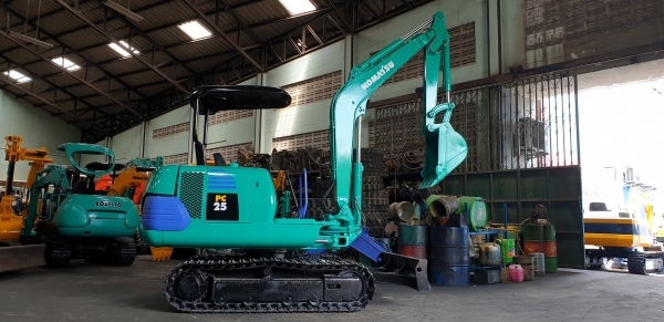 ขาย รถขุด KOMATSU รุ่น PC25-1- มือสองญี่ปุ่น คอนโทรลสั้น  แทรกเหล็ก  สลัก บูทเอวแน่น 100\% สวยพร้อมใช้งาน มือถือ 0818753444  สอบถามเพิ่มเติมตามได้ที่  http://line.me/ti/p/mFkzr50JVd  อุดมยนต์มอเตอร์ สอบถามเพิ่มเติมตามได้ที่ http://line.me/ti/p/mFkzr50JVd
