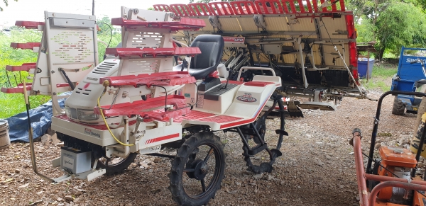 รถดำนา 8 แถว