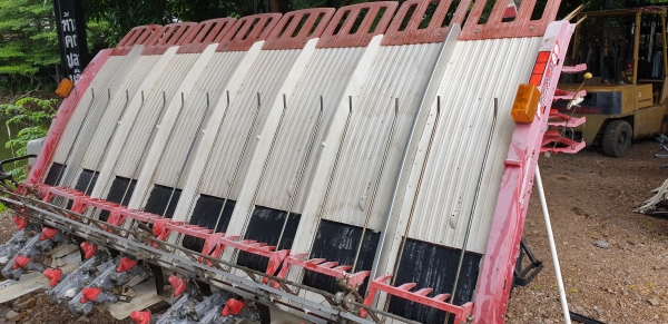 รถดำนา 8 แถว