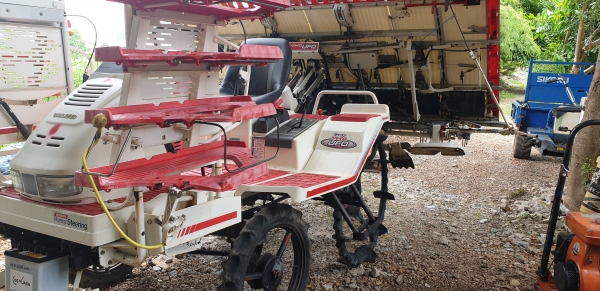 รถดำนา 8 แถว