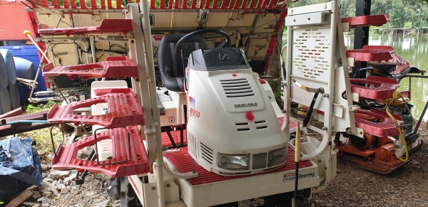 รถดำนา 8 แถว