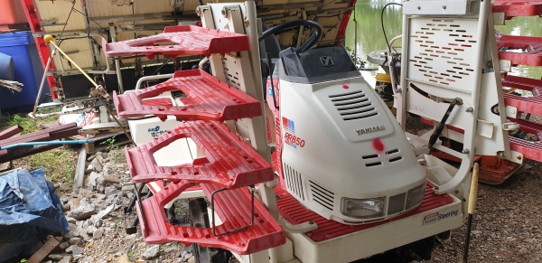 รถดำนา 8 แถว