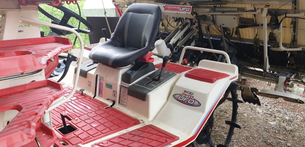 รถดำนา 8 แถว