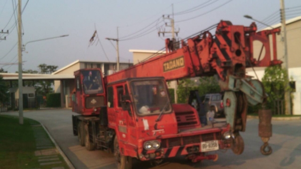 ขายรถเครน TADANO TL200M1 20 ตันเอกสารเล่มทะเบียนราคา 2,000,000