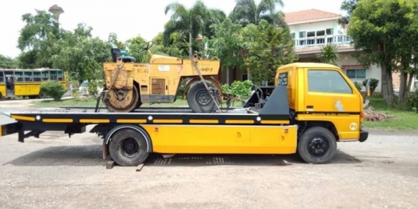 สภาพเก่านอก  อีกคัน 175,000 รถบด 2.5 ตัน 4ล้อยาง  หลังเหล็ก BOMAG BW102AC ชีเรียล 211058 สภาพพร้อมใช้  รถอยู่  นครปฐม โทร 0610710295  สนใจ รายการสินค้า อื่นๆ ที่ เว็ปไชค์ Truck2Hand https://www.truck2hand.com/index.php?actions=content/search&amp;member_id