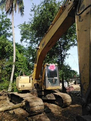 ขาย KOMATSU PC200-6 ไฟเต็มเอกสารเล่มทะเบียนราคา 650,000