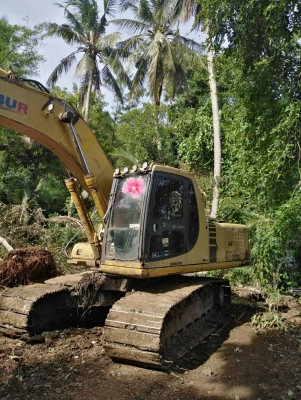 ขาย KOMATSU PC200-6 ไฟเต็มเอกสารเล่มทะเบียนราคา 650,000