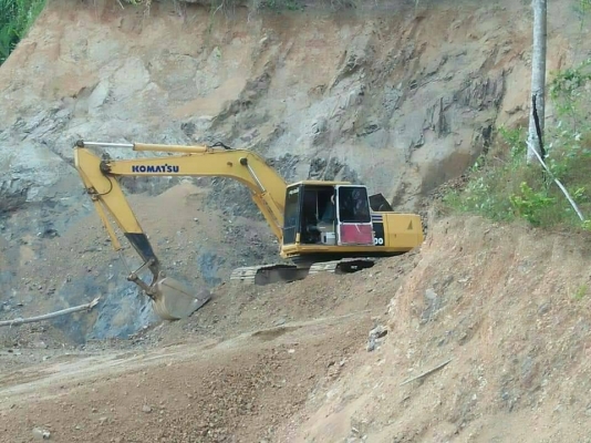 ขาย KOMATSU PC200-5 ไฟเต็มเอกสารเล่มทะเบียนราคา 500,000