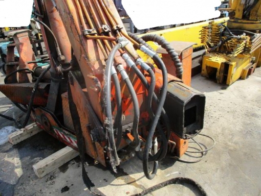 ขายเครนเฮียบพับ 4.75 ตัน+บุ้งกี้ นำเข้า 195000 บาท โทร084-5424150 line id : rapinzat