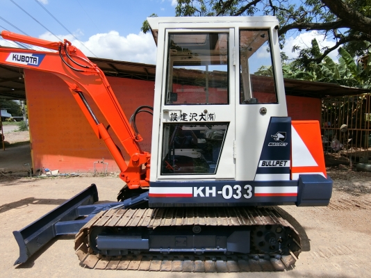 ขายรถขุดแบคโฮ KUBOTA KH-033 ขนาดเทียบเท่าPc35 รถเก่านอกแท้100\% #พร้อมหัวเก๋งเครื่อง4สูบ #อามยาวพิเศษ ระบบไว แทรคเหล็ก  รถพร้อมใช้งาน เอกสารใบอินวอยครบ          ????ราคา 260,000 ต่อรองได้???? ☎️ติดต่อ 096-3268553 (สถิตย์พันธ์) ????ID LINE 0963268553 ร้านรุ