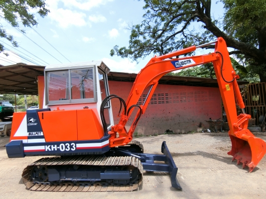 ขายรถขุดแบคโฮ KUBOTA KH-033 ขนาดเทียบเท่าPc35 รถเก่านอกแท้100\% #พร้อมหัวเก๋งเครื่อง4สูบ #อามยาวพิเศษ ระบบไว แทรคเหล็ก  รถพร้อมใช้งาน เอกสารใบอินวอยครบ          ????ราคา 260,000 ต่อรองได้???? ☎️ติดต่อ 096-3268553 (สถิตย์พันธ์) ????ID LINE 0963268553 ร้านรุ