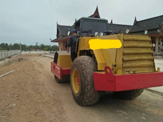 ขายรถบดDYNPAC10ตันสั่นสะเทือนใบซื้อขายราคา 400,000