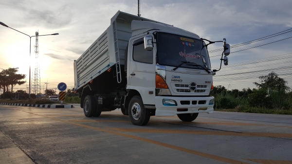 ขายครับ 6ล้อ ดั้มสามมิตร 175 ปี54 ขายครับ 6ล้อ ดั้มสามมิตร 175 ปี54