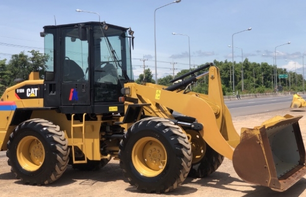 ขายรถตักล้อยาง CAT 910H (เทียบเท่า WA100-6) ปี 2013 นำเข้าเองจากญี่ปุ่น สภาพสวยพร้อมใช้ มีVDOการทำงานครับ