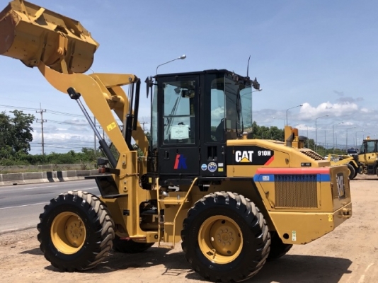 ขายรถตักล้อยาง CAT 910H (เทียบเท่า WA100-6) ปี 2013 นำเข้าเองจากญี่ปุ่น สภาพสวยพร้อมใช้ มีVDOการทำงานครับ
