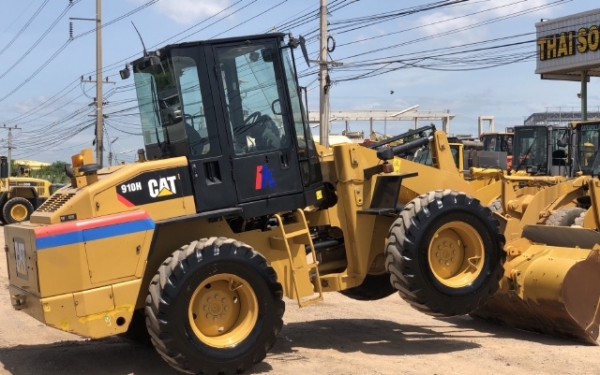 ขายรถตักล้อยาง CAT 910H (เทียบเท่า WA100-6) ปี 2013 นำเข้าเองจากญี่ปุ่น สภาพสวยพร้อมใช้ มีVDOการทำงานครับ