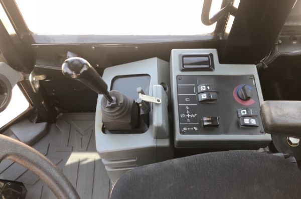 ขายรถตักล้อยาง CAT 910H (เทียบเท่า WA100-6) ปี 2013 นำเข้าเองจากญี่ปุ่น สภาพสวยพร้อมใช้ มีVDOการทำงานครับ