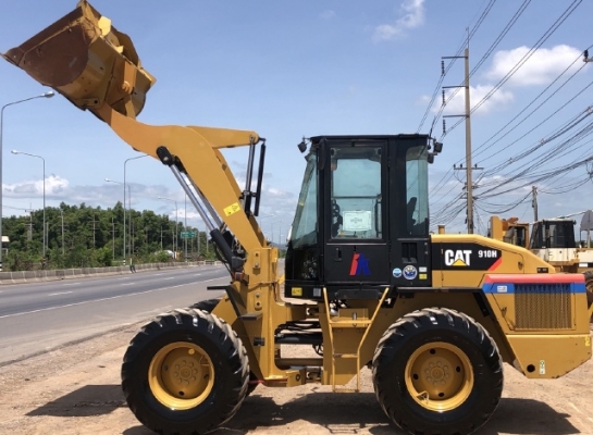 ขายรถตักล้อยาง CAT 910H (เทียบเท่า WA100-6) ปี 2013 นำเข้าเองจากญี่ปุ่น สภาพสวยพร้อมใช้ มีVDOการทำงานครับ