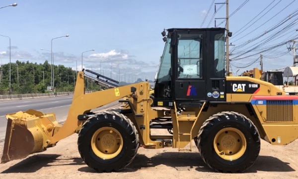 ขายรถตักล้อยาง CAT 910H (เทียบเท่า WA100-6) ปี 2013 นำเข้าเองจากญี่ปุ่น สภาพสวยพร้อมใช้ มีVDOการทำงานครับ