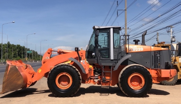 ขายรถตักล้อยาง HITACHI ZW220 นำเข้าเองจากญี่ปุ่น สภาพสวยพร้อมใช้ มีVDOการทำงานครับ