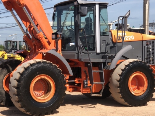 ขายรถตักล้อยาง HITACHI ZW220 นำเข้าเองจากญี่ปุ่น สภาพสวยพร้อมใช้ มีVDOการทำงานครับ