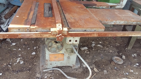 ขาย แท่นตัดไม้มือสอง สภาพใช้งานได้ปกติค่ะ