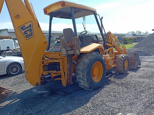 รถตักหน้าขุดหลัง JCB