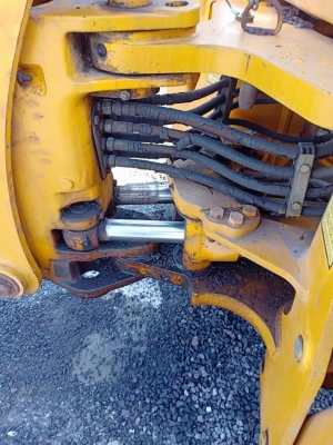 รถตักหน้าขุดหลัง JCB