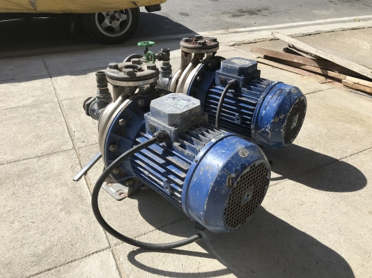 ( เหลือ 1ตัวครับ )ขายปั๊มน้ำหอยโข่งหัวปั๊มสแตนเลส Ebara 7.5HP. 380V made in Italy ขนาดเข้า 2นิ้ว ออก 1.5นิ้ว รุ่นแรงดันสูงส่งไกล สภาพเดิมๆ หมุนนิ่ม พร้อมใช้งาน มี 2ตัวครับ