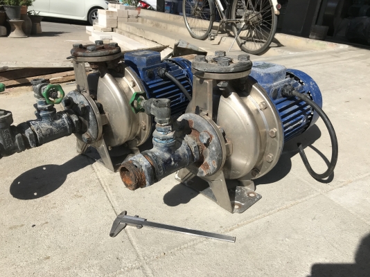 ( เหลือ 1ตัวครับ )ขายปั๊มน้ำหอยโข่งหัวปั๊มสแตนเลส Ebara 7.5HP. 380V made in Italy ขนาดเข้า 2นิ้ว ออก 1.5นิ้ว รุ่นแรงดันสูงส่งไกล สภาพเดิมๆ หมุนนิ่ม พร้อมใช้งาน มี 2ตัวครับ