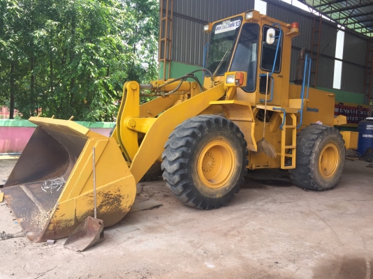 ขายด่วน รถตักล้อยาง KOMATSU. WA. 300-1.  สภาพดีมาก พร้อมใช้. ติดต่อ. 0910617179