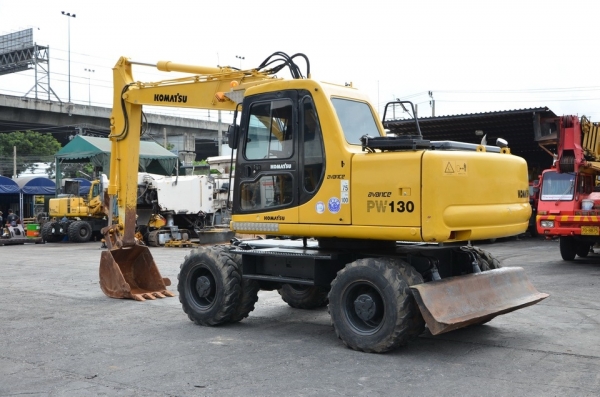 ขายรถขุดล้อยางKOMATSU PW130-6
