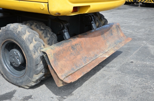 ขายรถขุดล้อยางKOMATSU PW130-6