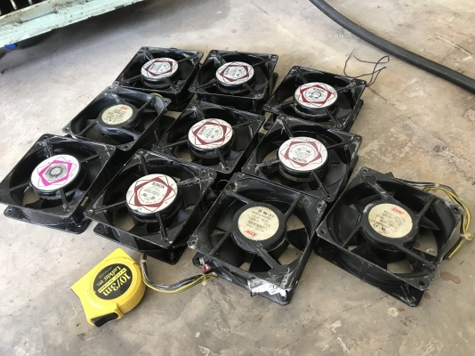 ขายพัดลมเล็กระบายอากาศเครื่องจักร 220V ไฟบ้าน สภาพสวย หมุนนิ่ม พร้อมใช้งาน มี 10ตัว ราคาตัวละ 280บาทพร้อมส่ง