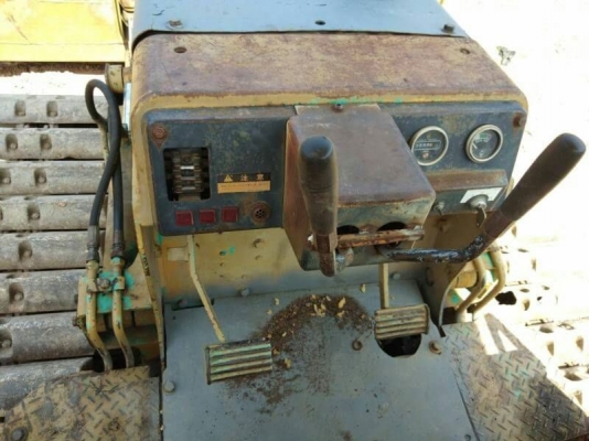 ขาย KOMATSU D20-6 สไลด์ใบมีด6ทิศทางไม่มีเอกสารราคา 185,000