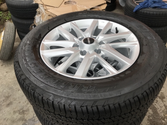 ล้อ isuzu ขอบ 18 พร้อมยาง