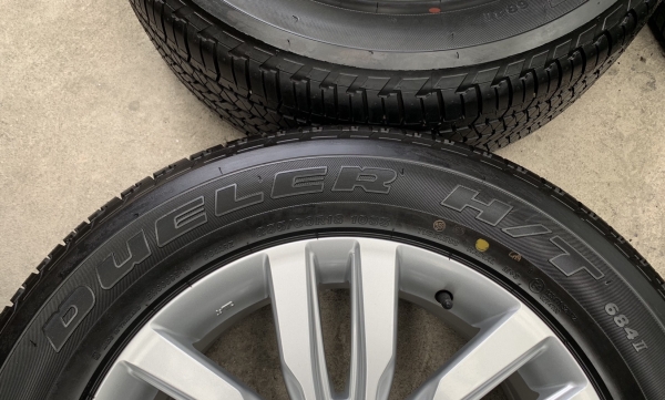 สภาพป้ายแดง ล้อแม็ก ISUZU MU-X ขอบ18 พร้อมยาง 255-60-18 Bridgestone แม็กสวย ยางตุ่มเด้งๆ เส้นสีชัด สภาพป้ายแดง ล้อแม็ก ISUZU MU-X ขอบ18 พร้อมยาง 255-60-18 Bridgestone แม็กสวย ยางตุ่มเด้งๆ เส้นสีชัด