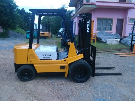 ขายรถยก TCM FD25 Z2 เครื่องดีเซล C240 เสาสูง 3 เมตร ยกได้ 2.5 ตัน เกียร์ออโต้ ล้อหน้าคู่ รถนอกนำเข้า ติดต่อ 098-7962549 ขายรถยก TCM FD25 Z2 เครื่องดีเซล C240 เสาสูง 3 เมตร ยกได้ 2.5 ตัน เกียร์ออโต้ ล้อหน้าคู่ รถนอกนำเข้า ติดต่อ 098-7962549