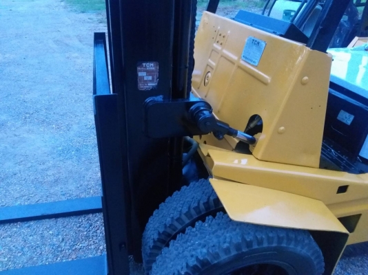 ขายรถยก TCM FD25 Z2 เครื่องดีเซล C240 เสาสูง 3 เมตร ยกได้ 2.5 ตัน เกียร์ออโต้ ล้อหน้าคู่ รถนอกนำเข้า ติดต่อ 098-7962549 ขายรถยก TCM FD25 Z2 เครื่องดีเซล C240 เสาสูง 3 เมตร ยกได้ 2.5 ตัน เกียร์ออโต้ ล้อหน้าคู่ รถนอกนำเข้า ติดต่อ 098-7962549