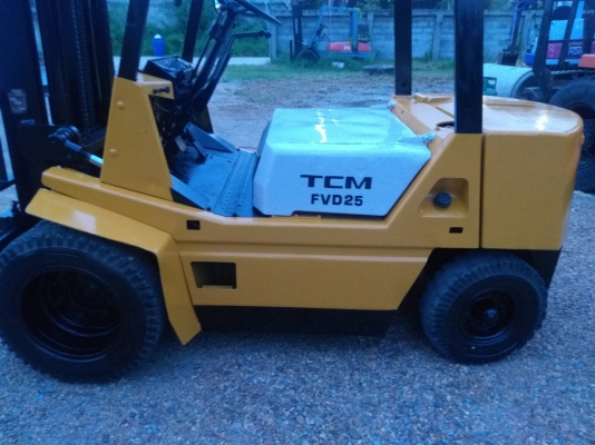 ขายรถยก TCM FD25 Z2 เครื่องดีเซล C240 เสาสูง 3 เมตร ยกได้ 2.5 ตัน เกียร์ออโต้ ล้อหน้าคู่ รถนอกนำเข้า ติดต่อ 098-7962549 ขายรถยก TCM FD25 Z2 เครื่องดีเซล C240 เสาสูง 3 เมตร ยกได้ 2.5 ตัน เกียร์ออโต้ ล้อหน้าคู่ รถนอกนำเข้า ติดต่อ 098-7962549