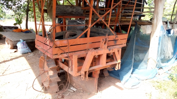 ขายเครื่องปลูกอ้อยกลกิจร่องคู่ 40เซนพร้อมใช้สวยๆ ขายเครื่องปลูกอ้อยกลกิจร่องคู่ 40เซนพร้อมใช้สวยๆ