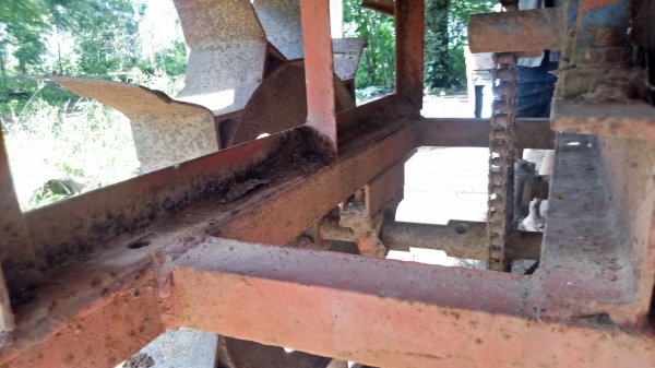 ขายเครื่องปลูกอ้อยกลกิจร่องคู่ 40เซนพร้อมใช้สวยๆ ขายเครื่องปลูกอ้อยกลกิจร่องคู่ 40เซนพร้อมใช้สวยๆ