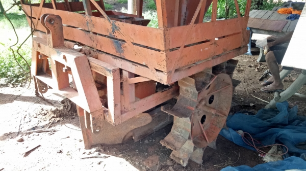 ขายเครื่องปลูกอ้อยกลกิจร่องคู่ 40เซนพร้อมใช้สวยๆ ขายเครื่องปลูกอ้อยกลกิจร่องคู่ 40เซนพร้อมใช้สวยๆ