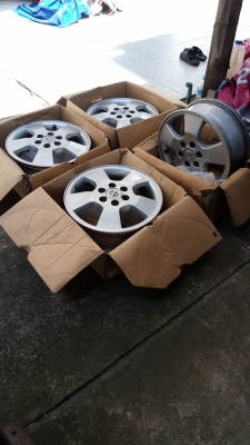 ขายล้อรถกระบะ NIISSAN นาวาร่า รถบ้านติดรถออกห้างมือสอง 4วง 2,000 บาท สวยสภาพดีสีเดิมไม่คดไม่ดุ้ง ขายล้อรถกระบะ NIISSAN นาวาร่า รถบ้านติดรถออกห้างมือสอง 4วง 2,000 บาท สวยสภาพดีสีเดิมไม่คดไม่ดุ้ง