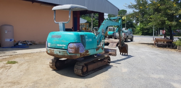 รถขุดโคมัสสุ PC30-7เก่าญี่ปุ่น