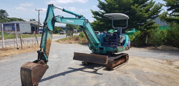 รถขุดโคมัสสุ PC30-7เก่าญี่ปุ่น