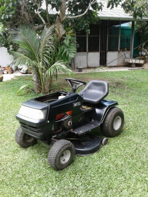 ขายด่วน ~ รถตัดหญ้ามือสอง 55,000฿ ขายด่วน ~ รถตัดหญ้ามือสอง 55,000฿